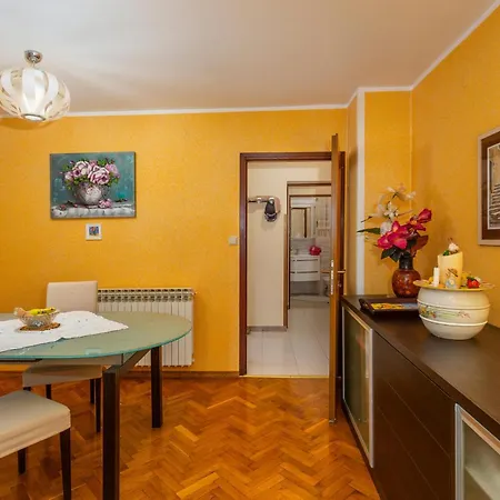 Awesome In With Kitchen *