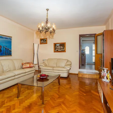 Apartment Awesome In With Kitchen Baska (Krk)